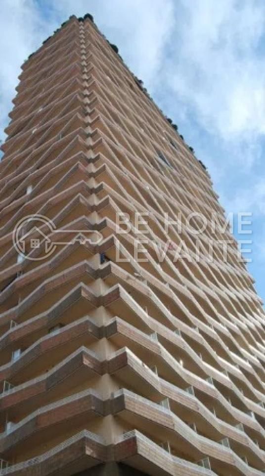 Vista exterior de Estudi en venda en Alicante / Alacant amb Calefacció i Moblat