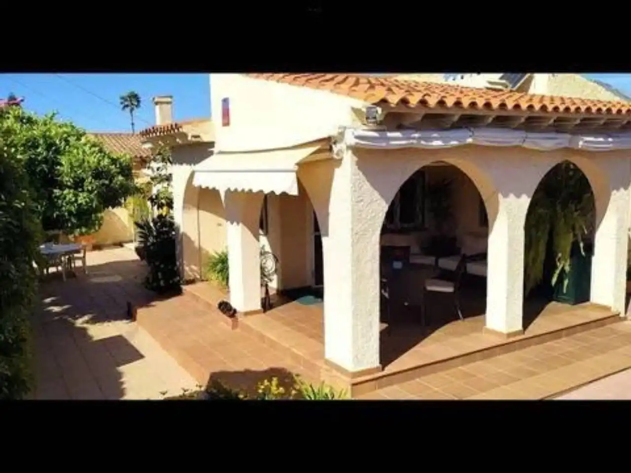 Vista exterior de Casa o xalet en venda en L'Alfàs del Pi amb Aire condicionat i Terrassa