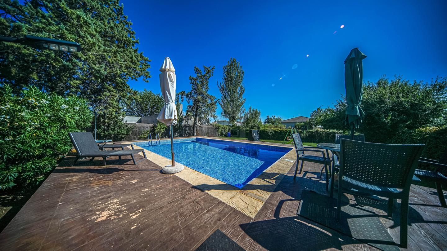 Piscina de Casa o chalet de alquiler en Santa Cruz del Retamar con Aire acondicionado, Calefacción y Jardín privado