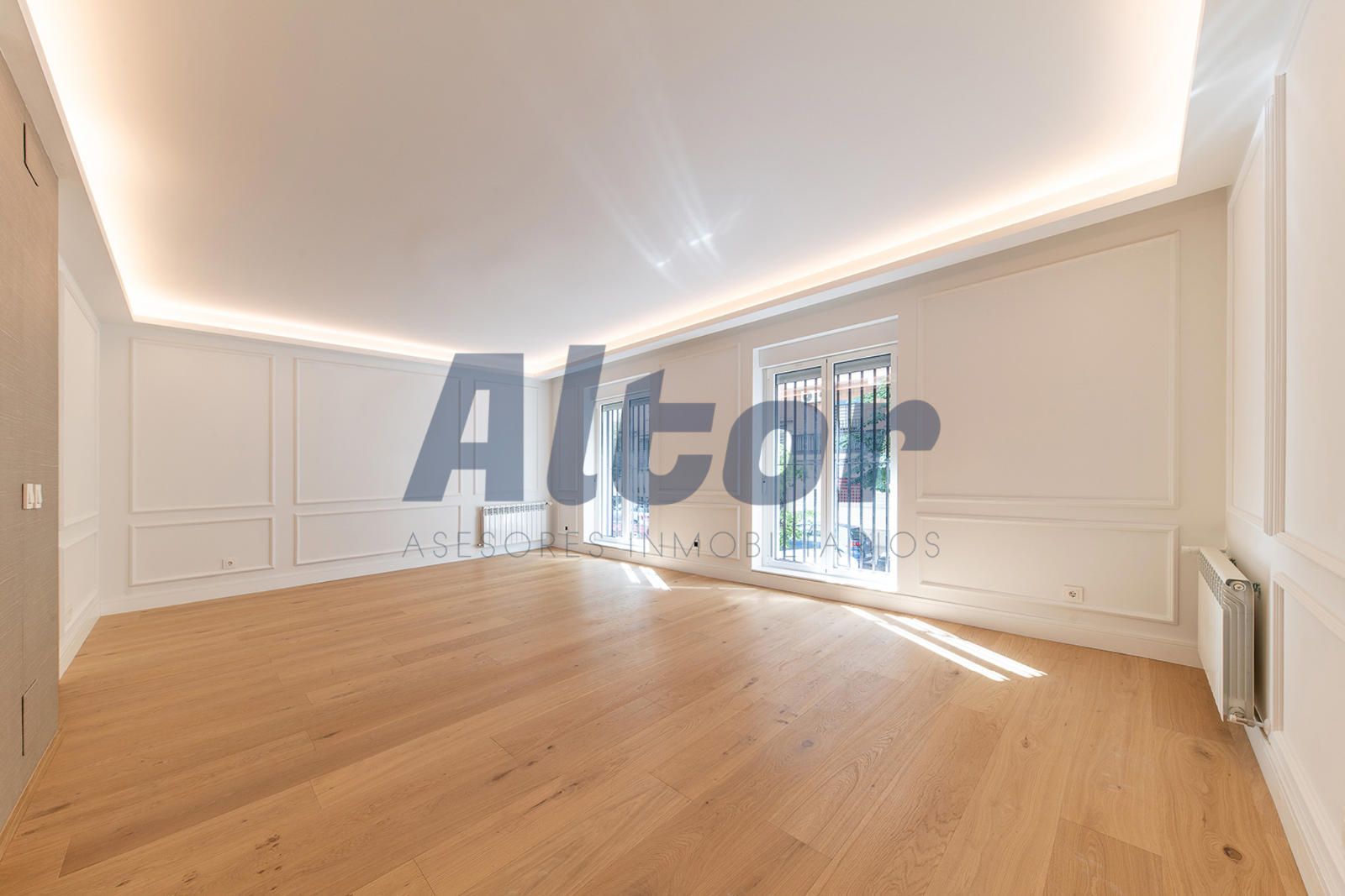 Sala d'estar de Pis en venda en  Madrid Capital amb Aire condicionat, Calefacció i Terrassa