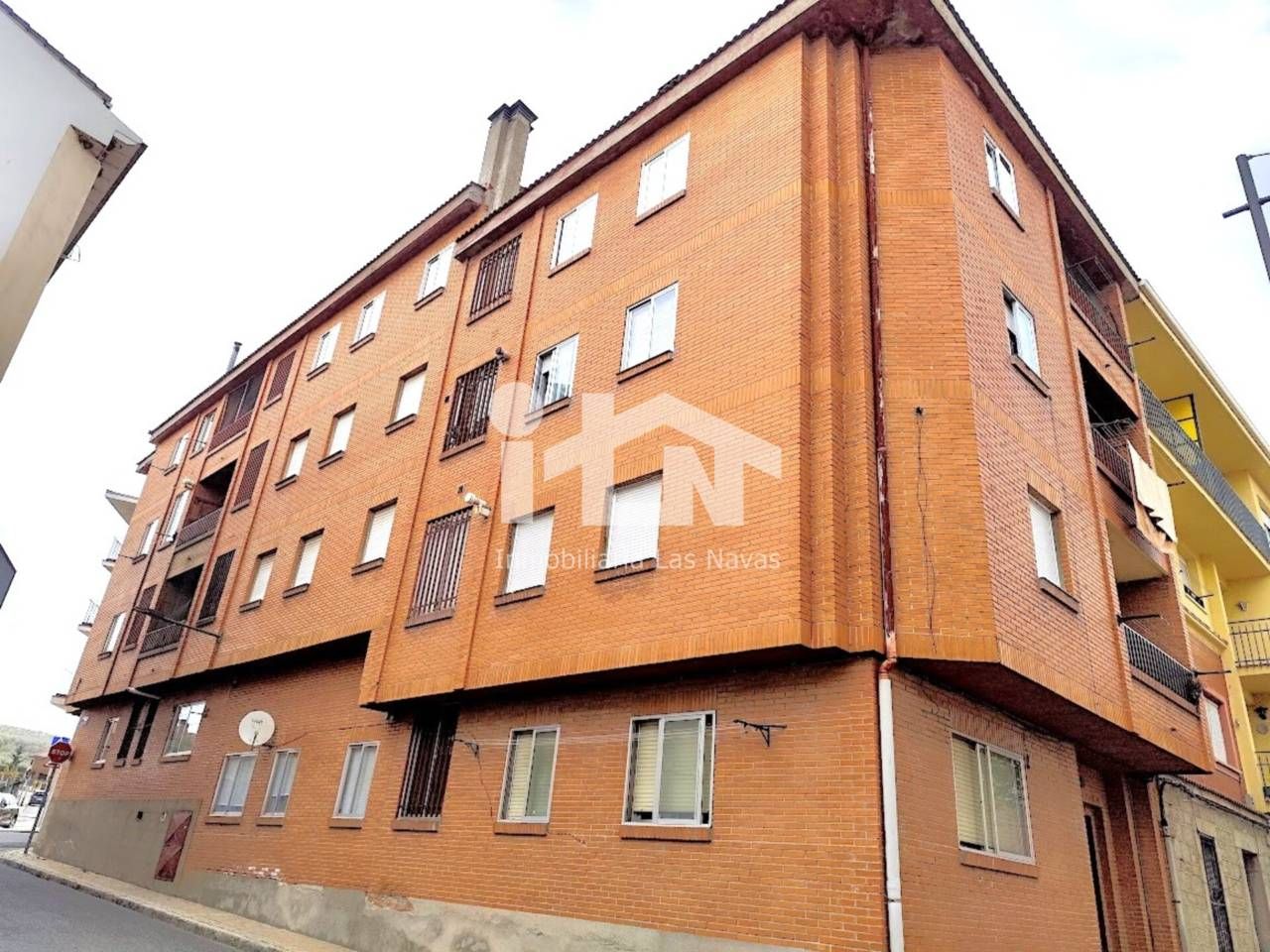 Exterior view of Flat for sale in Las Navas del Marqués   with Heating and Balcony