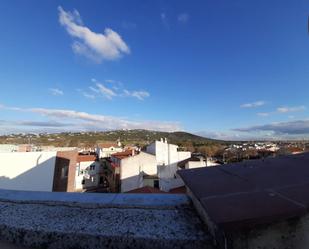 Vista exterior de Casa o xalet en venda en Cáceres Capital amb Terrassa