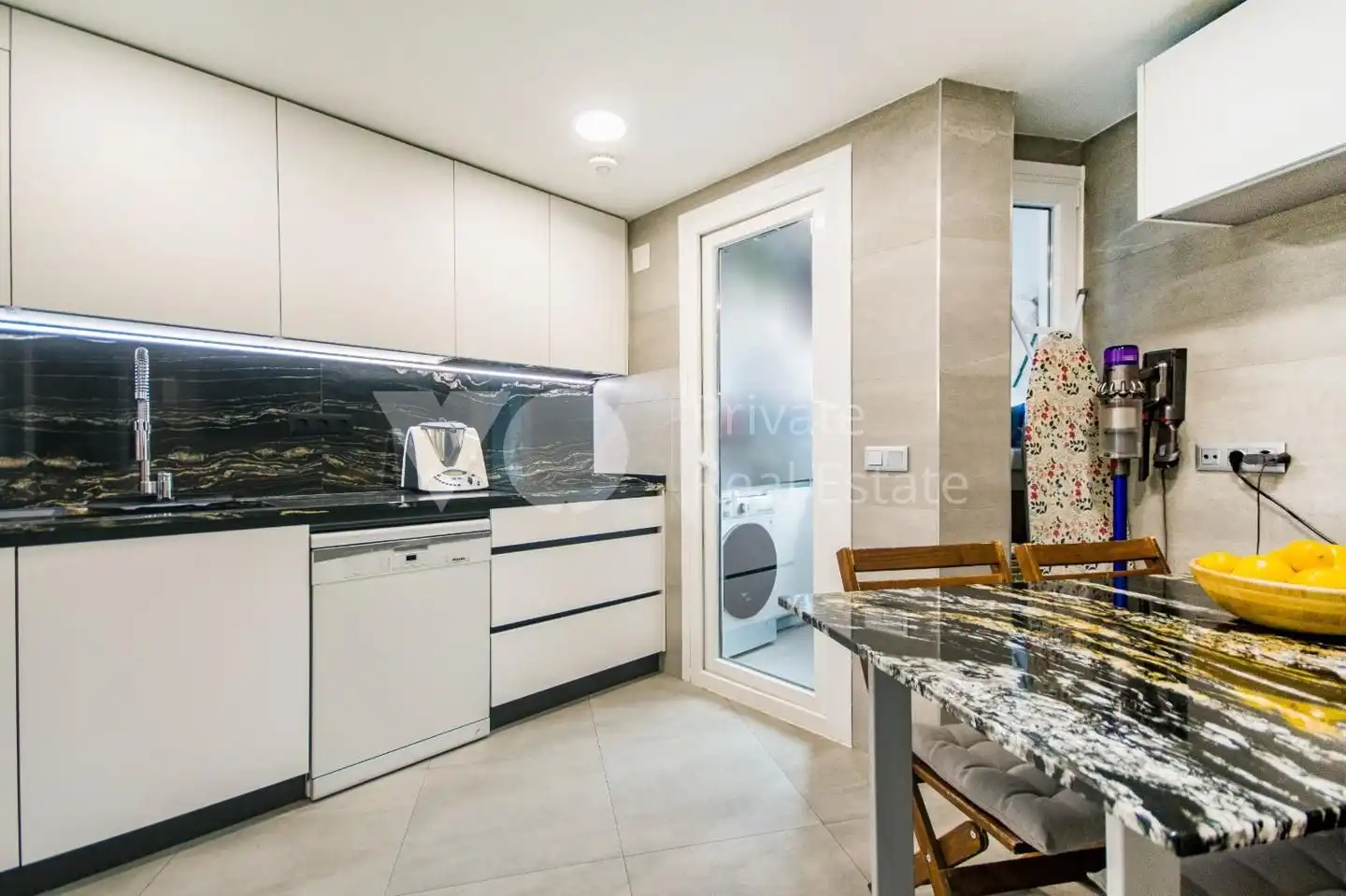 Cocina de Dúplex en venta en Majadahonda con Aire acondicionado, Calefacción y Terraza
