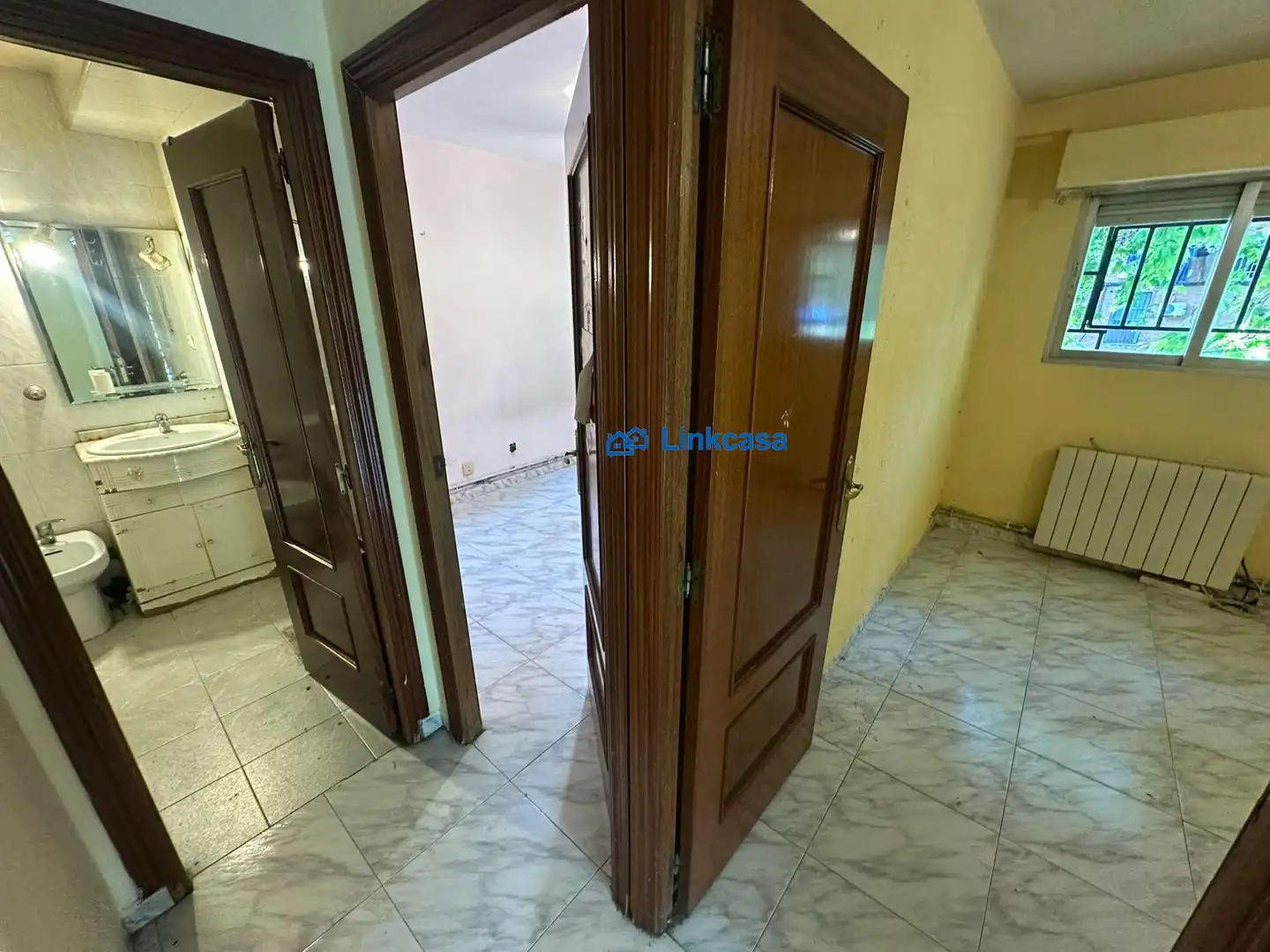 Flat for sale in Madrid  with Air Conditioner, Heating and Balcony