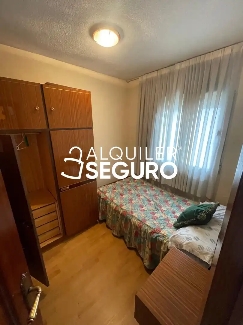Bedroom of Flat for rent in Latina