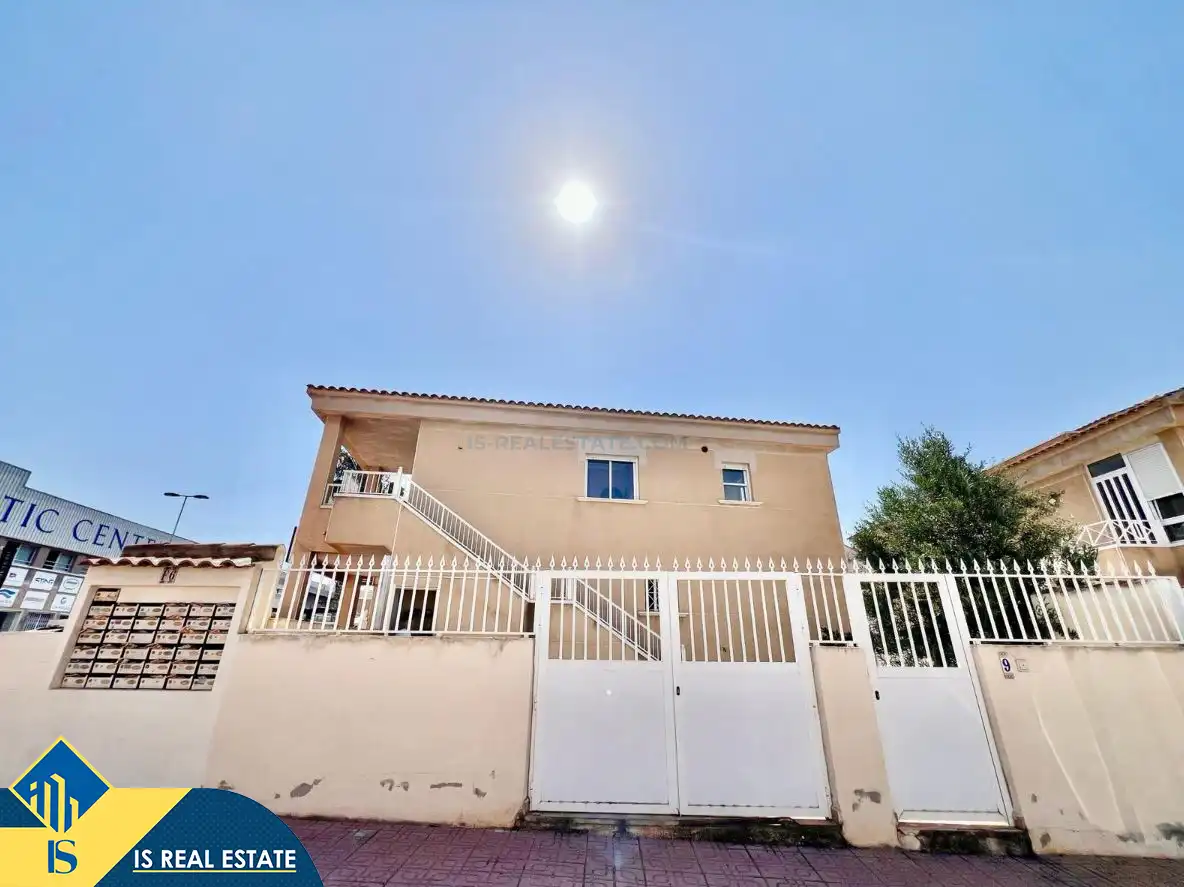Bungalow with pool for sale in Centro, imagen 3