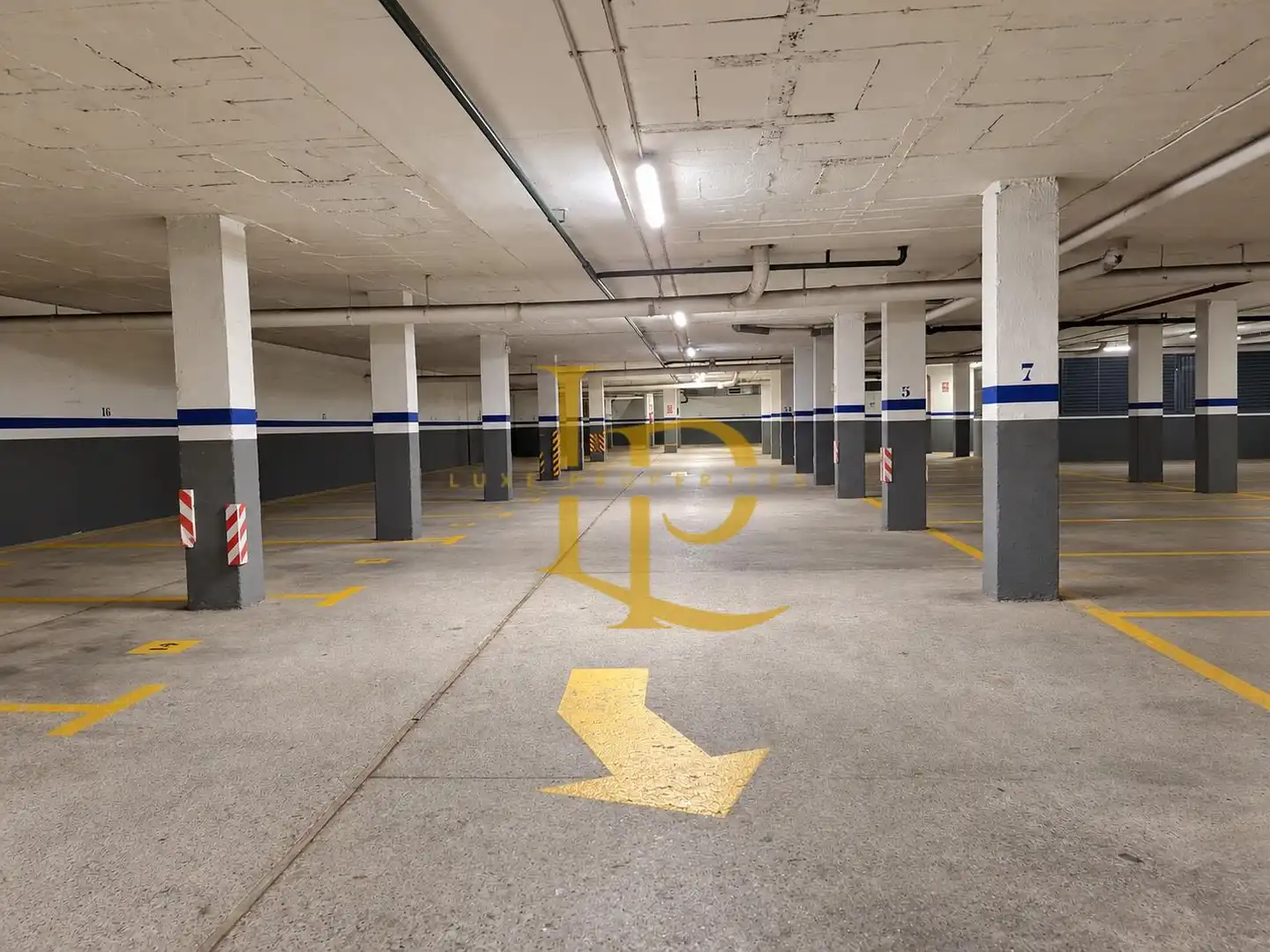Parking of Flat for sale in Cerdanyola del Vallès  with Air Conditioner, Heating and Oven
