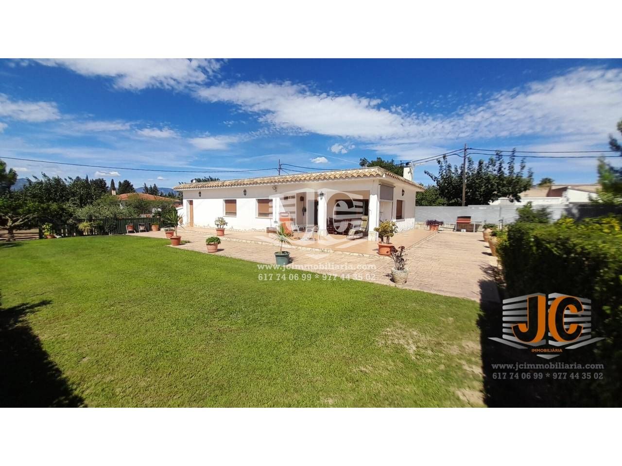 Vista exterior de Casa o xalet en venda en Tortosa amb Calefacció, Jardí privat i Moblat