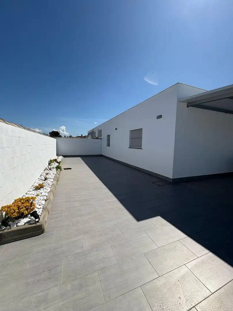 Terrace of Houses for sale in Chiclana de la Frontera  with Air Conditioner, Private garden and Terrace