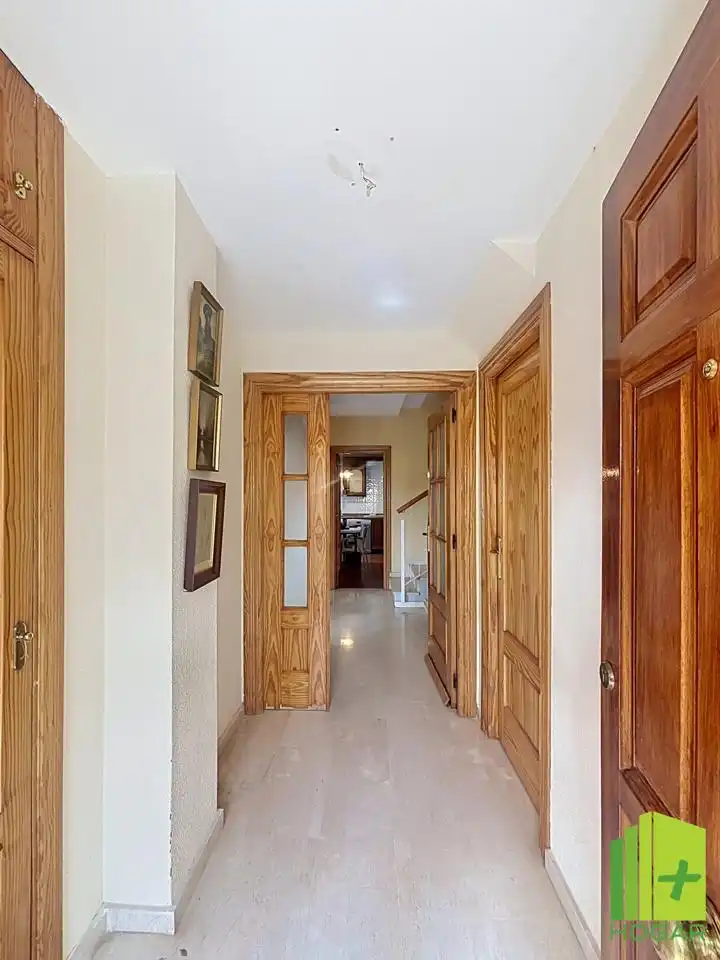 Casa adosada en venta en Jaén con Aire acondicionado, Jardín privado y Terraza