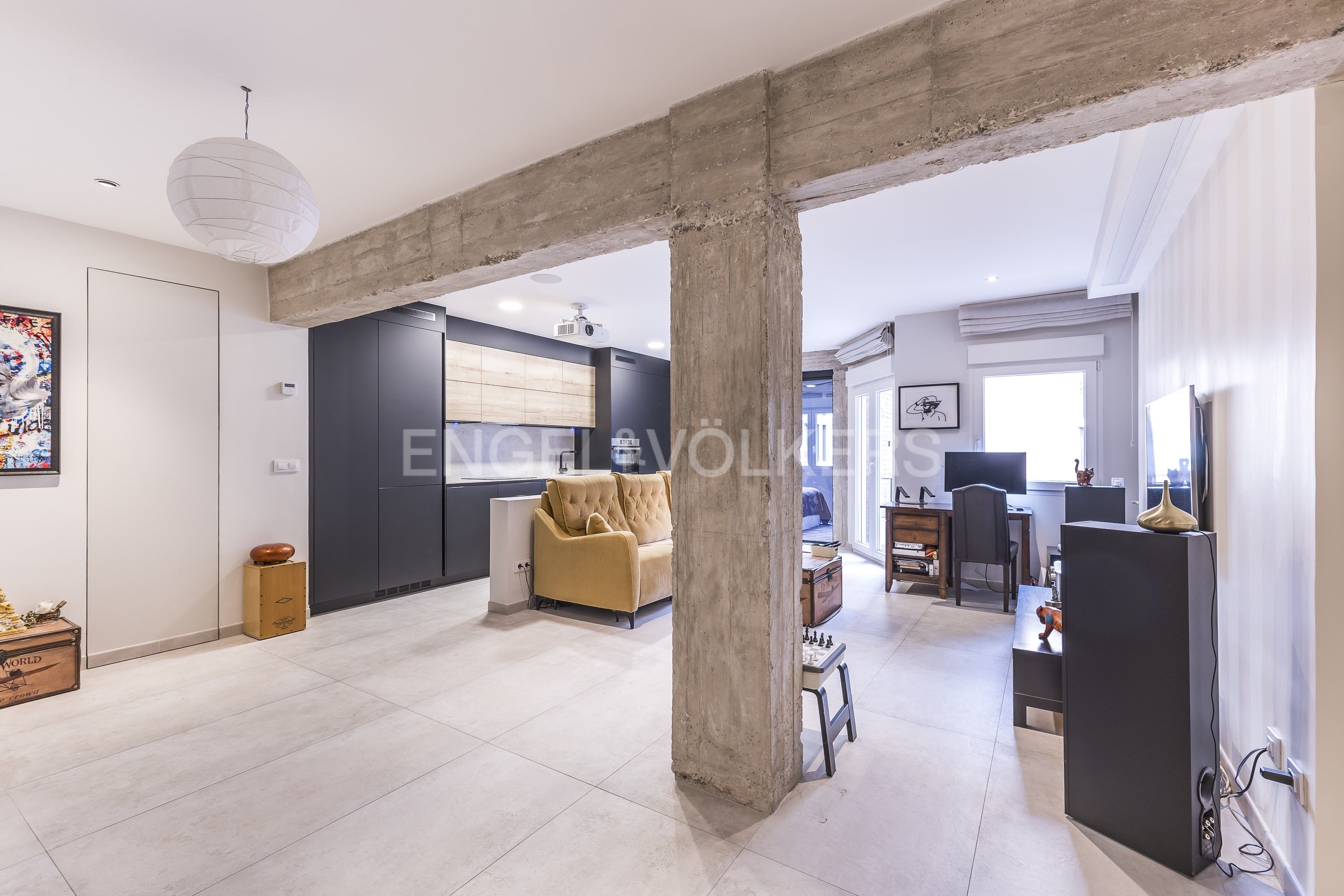 Living room of Apartment for sale in  Madrid Capital  with Air Conditioner, Heating and Private garden