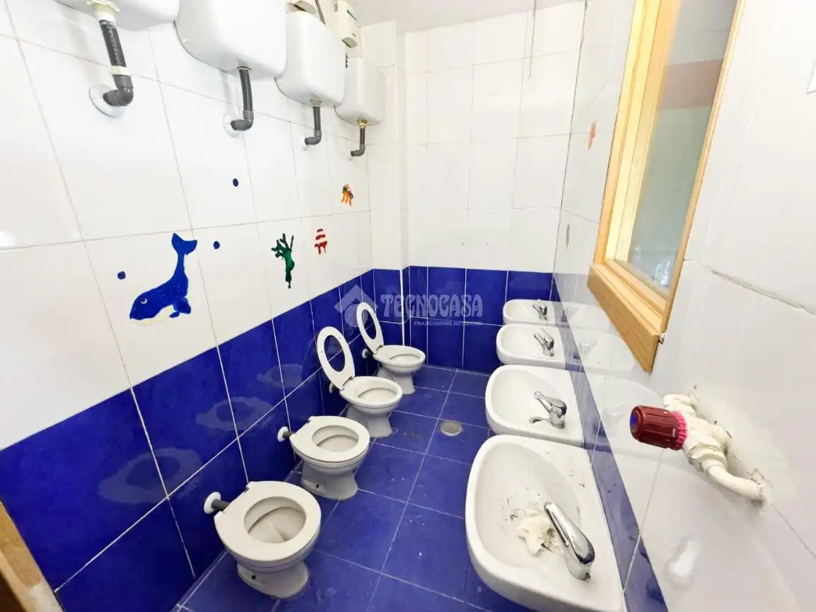 Baño de Local en venta en Madrid