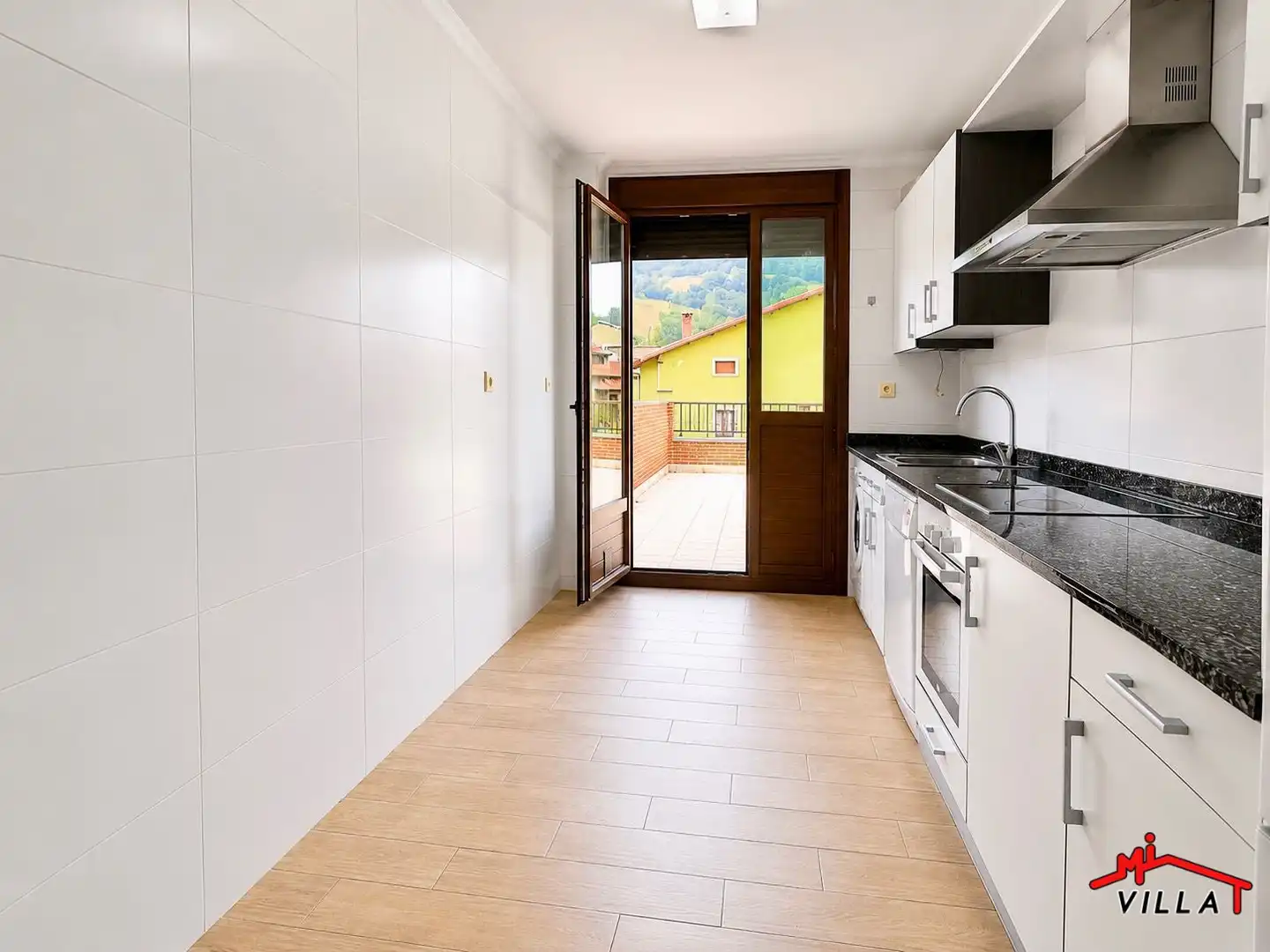 Cocina de Piso en venta en Ramales de la Victoria con Calefacción, Terraza y Trastero