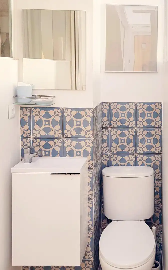 Bany de Edifici en venda en Barcelona