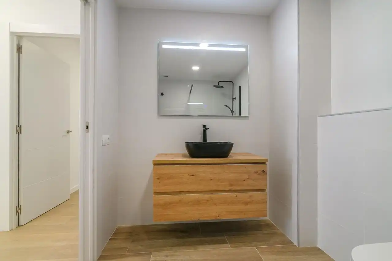 Baño de Piso en venta en Montmeló con Aire acondicionado, Calefacción y Alarma