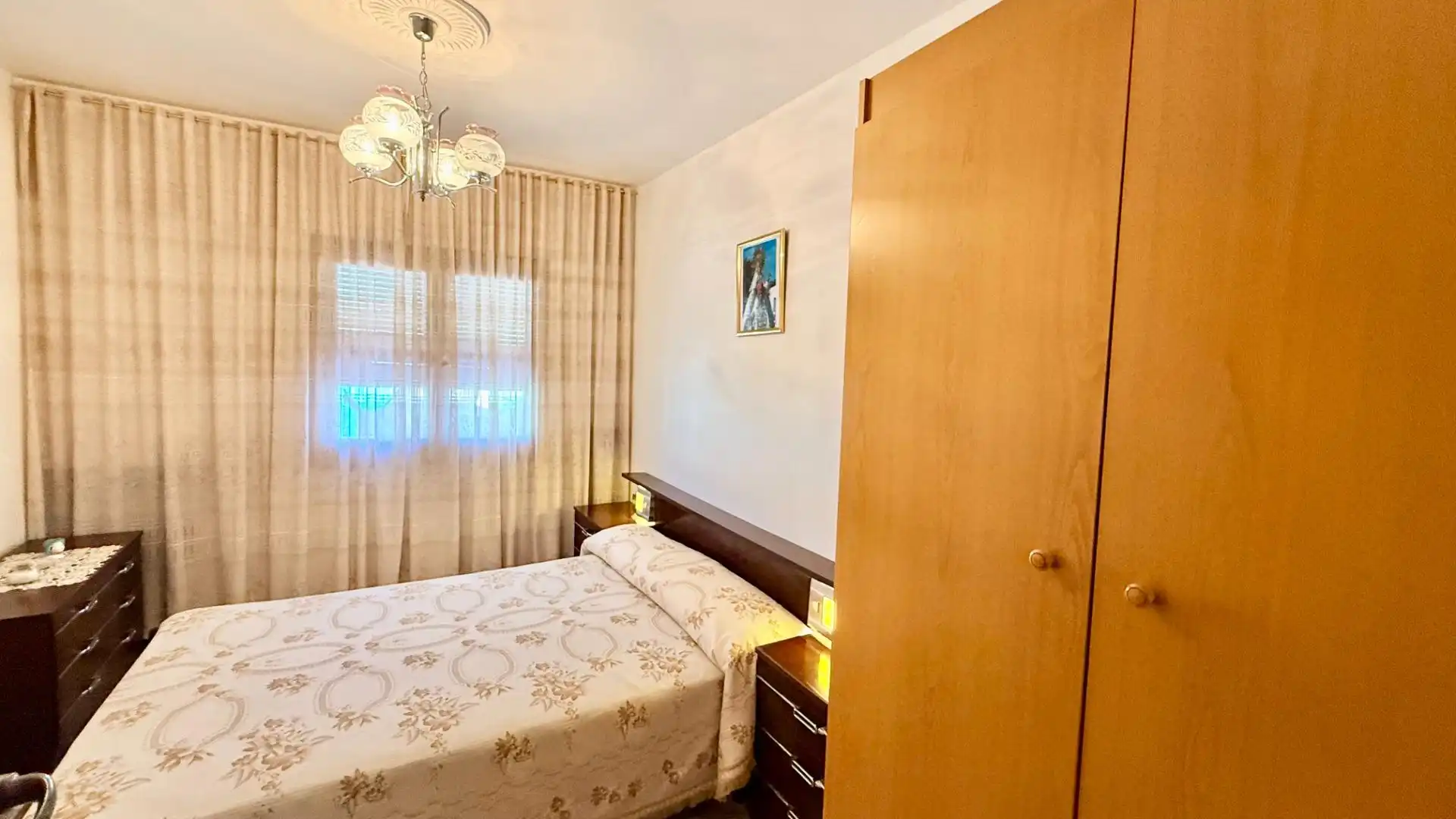 Dormitori de Casa o xalet en venda en Torrecilla del Pinar amb Jardí privat, Traster i Moblat