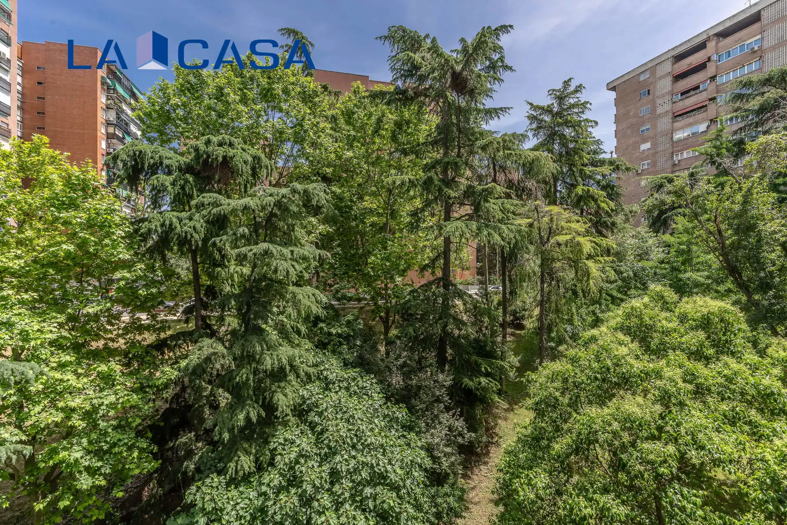 Jardí de Pis en venda en Madrid amb Calefacció, Terrassa i Piscina
