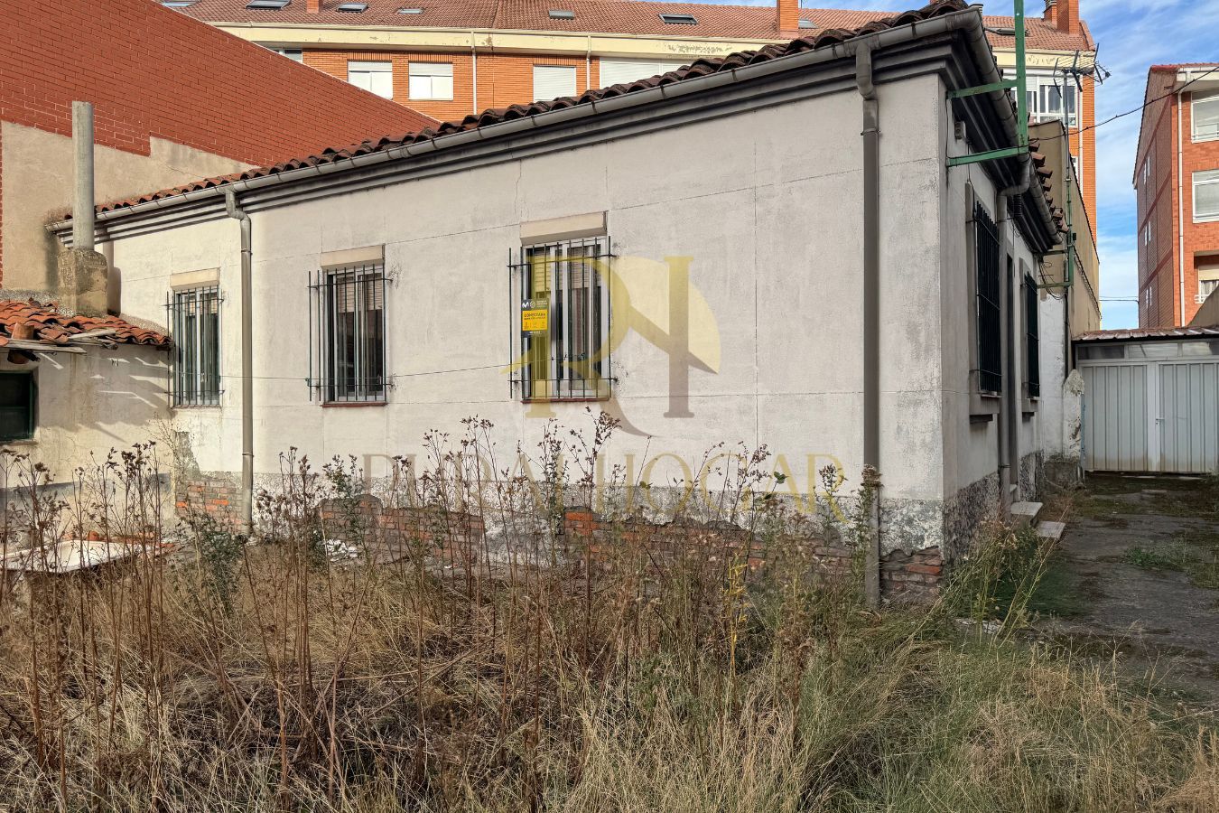 Vista exterior de Casa o chalet en venta en San Andrés del Rabanedo con Calefacción y Jardín privado