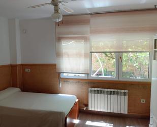 Bedroom of Apartment to share in La Zubia  with Air Conditioner