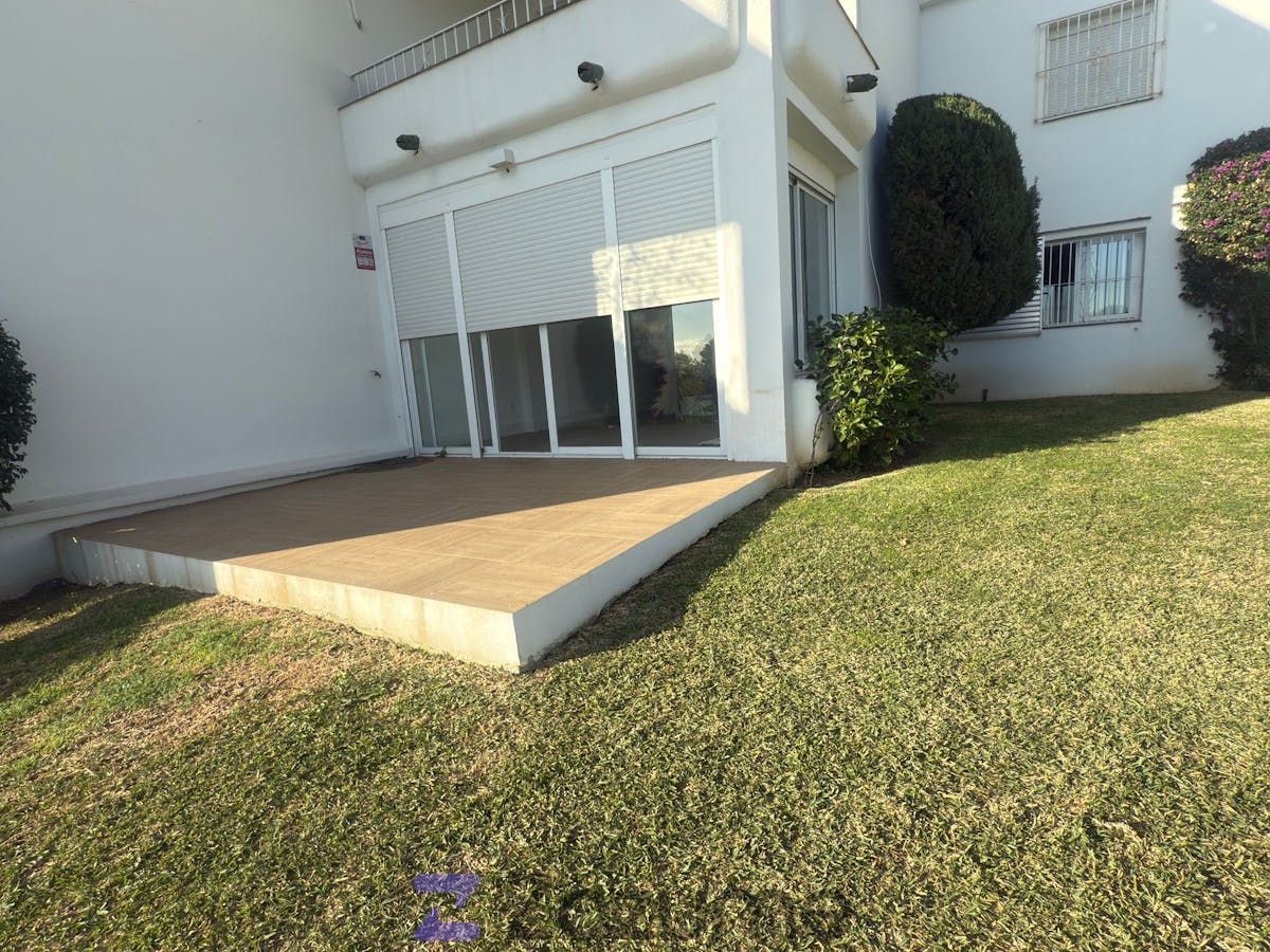 Vista exterior de Casa o xalet de lloguer en Marbella amb Aire condicionat, Jardí privat i Parquet