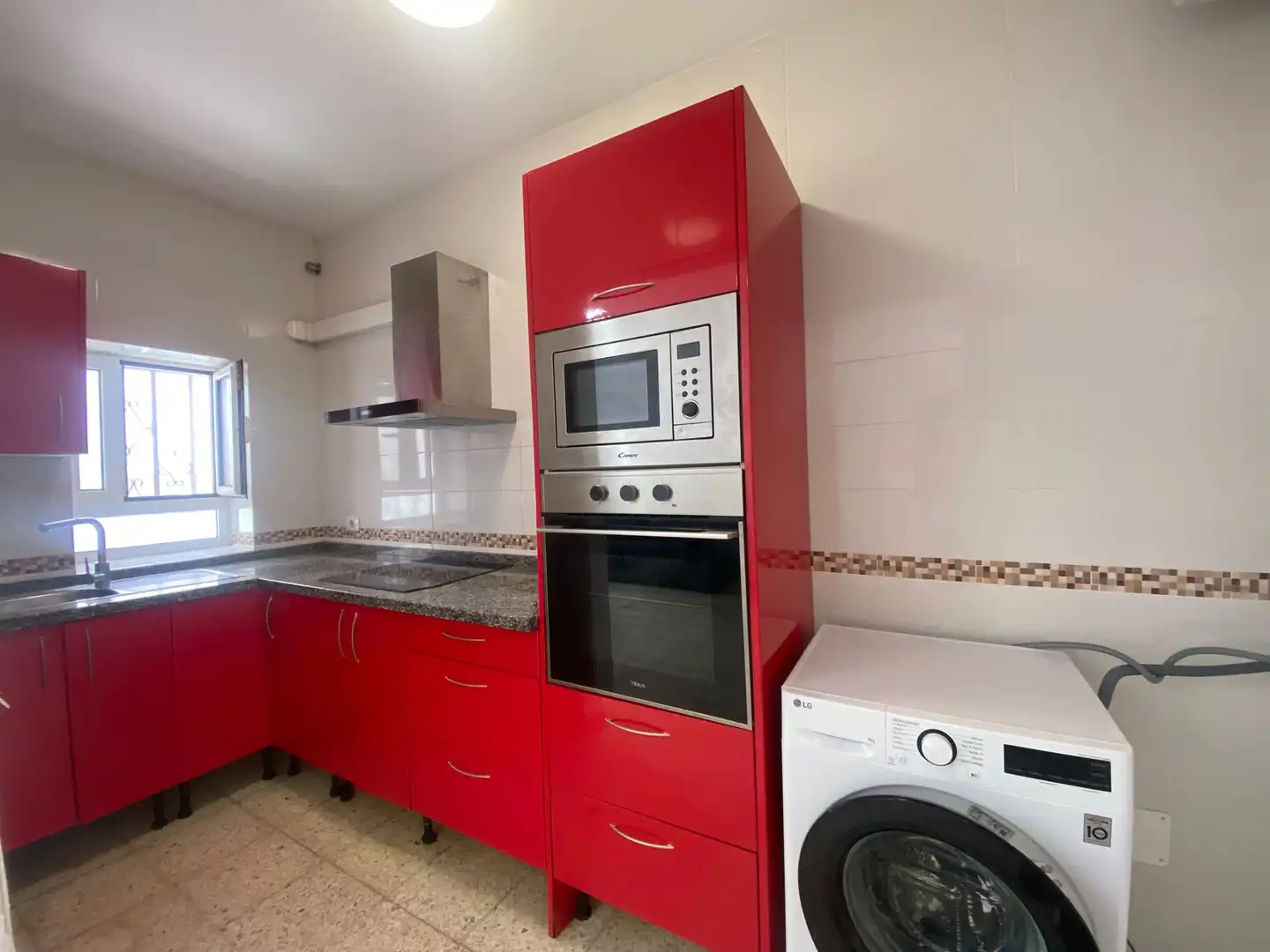 Cocina de Piso en venta en Las Palmas de Gran Canaria con Horno y Microondas