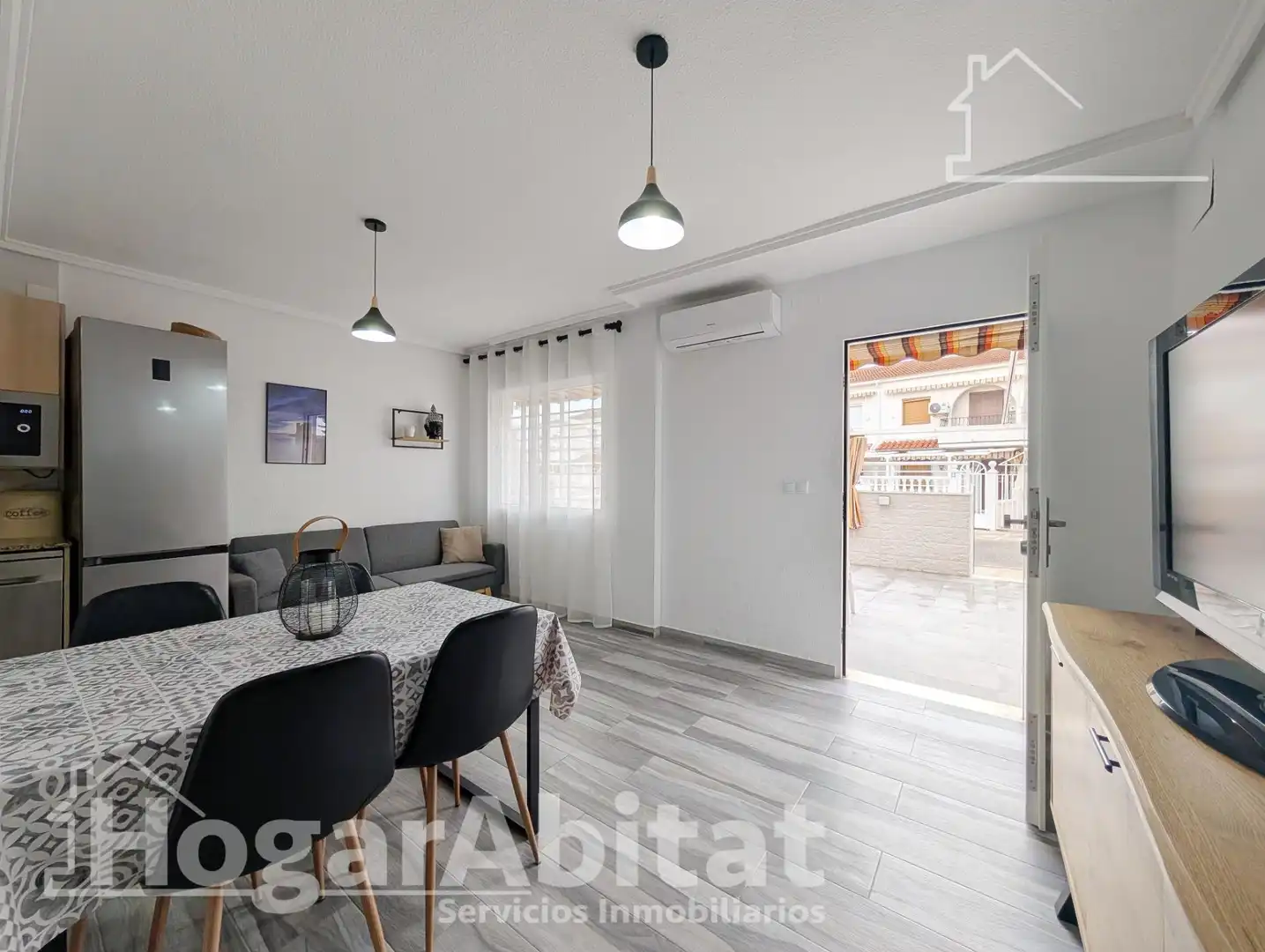 Sala de estar de Casa o chalet en venta en Santa Pola con Aire acondicionado, Terraza y Amueblado