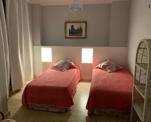 Bedroom of House or chalet to share in  Sevilla Capital  with Air Conditioner