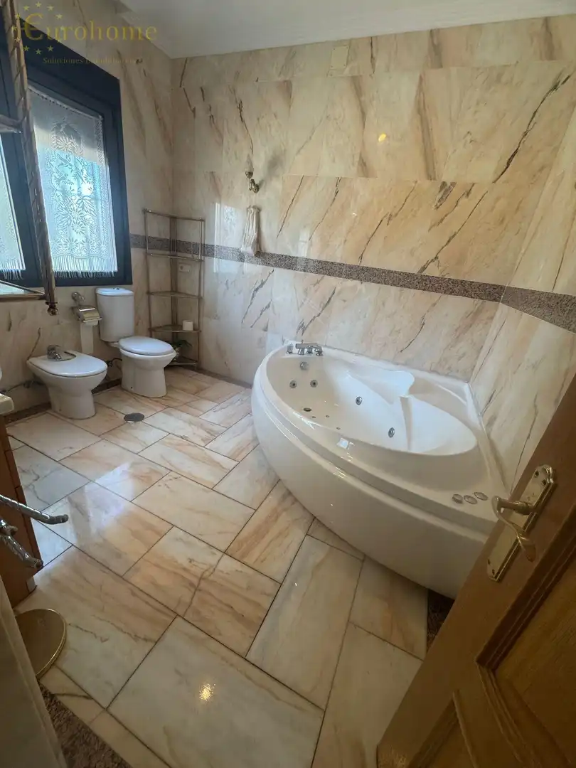 Baño de Casa o chalet en venta en Navalcarnero con Aire acondicionado, Calefacción y Terraza