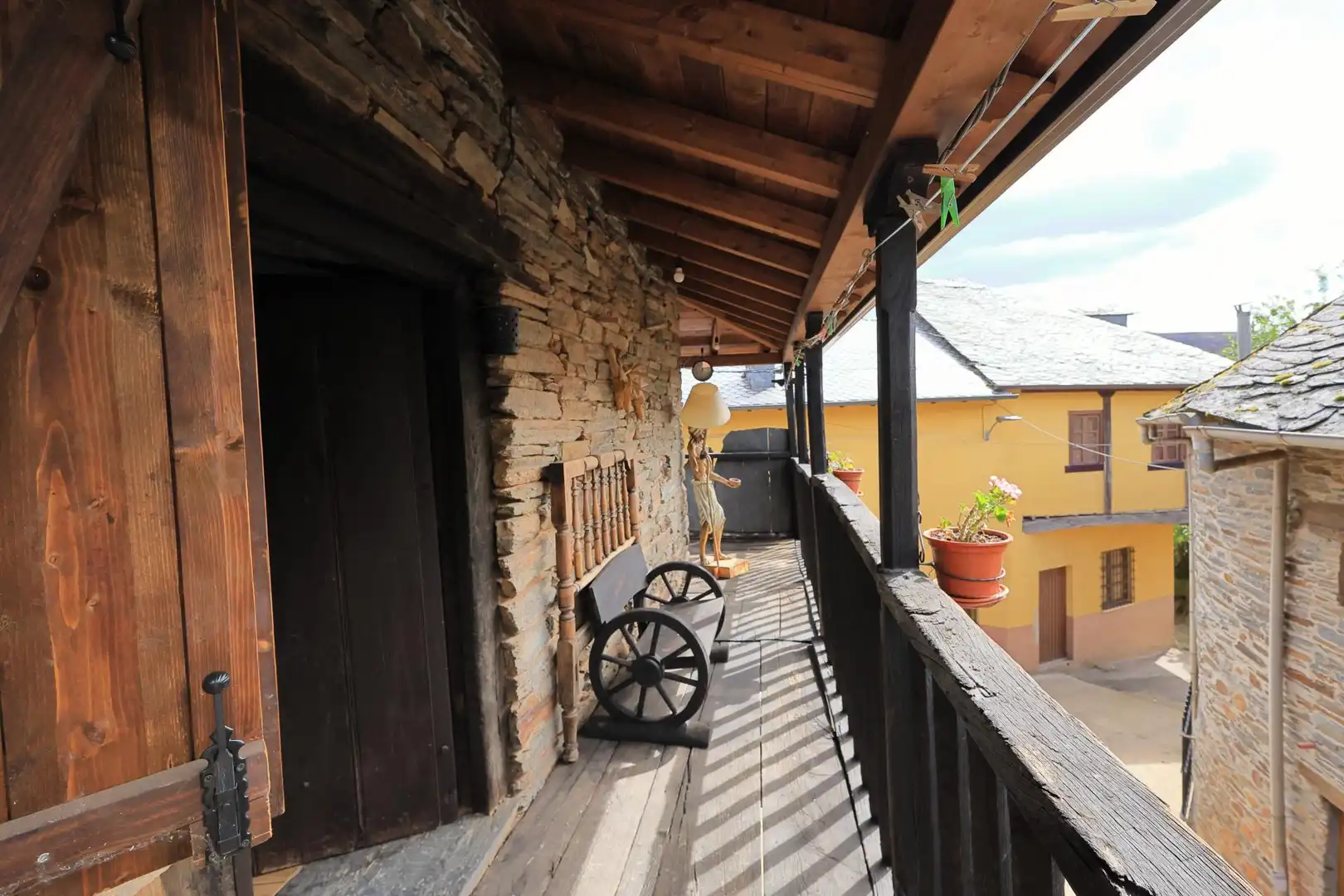 Casa rústica amb terrassa en venda a Villafranca del Bierzo, imagen 44