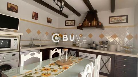 Foto 3 de Casa adosada en venda a Burgos, Centro - Doña Mercedes, Dos Hermanas