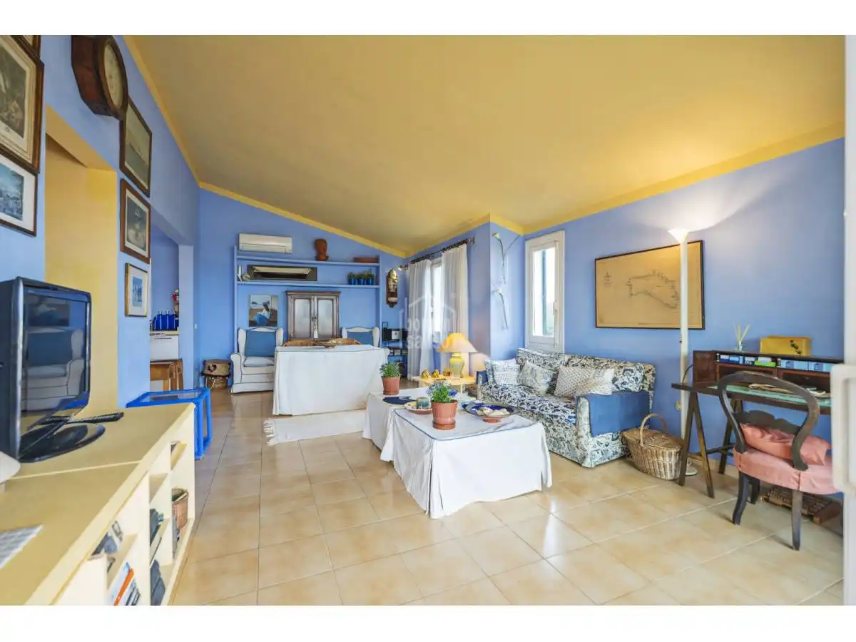 Sala d'estar de Casa o xalet en venda en Maó - Mahón amb Jardí privat, Terrassa i Piscina