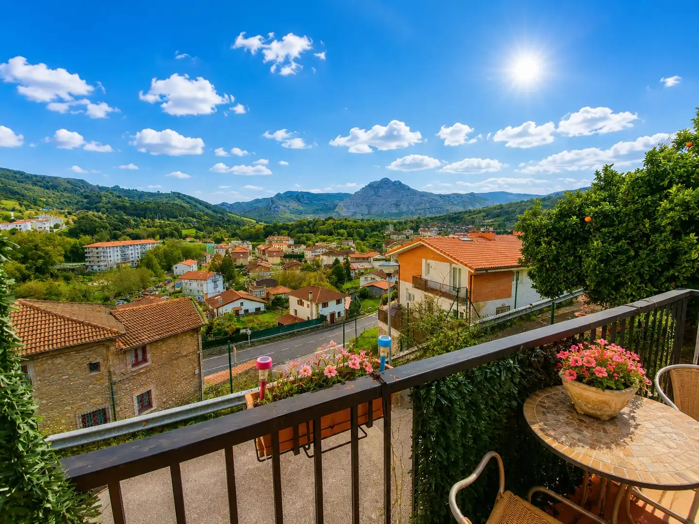 Terrace of Detached homes for sale in Castro-Urdiales  with Heating, Private garden and Parquet flooring