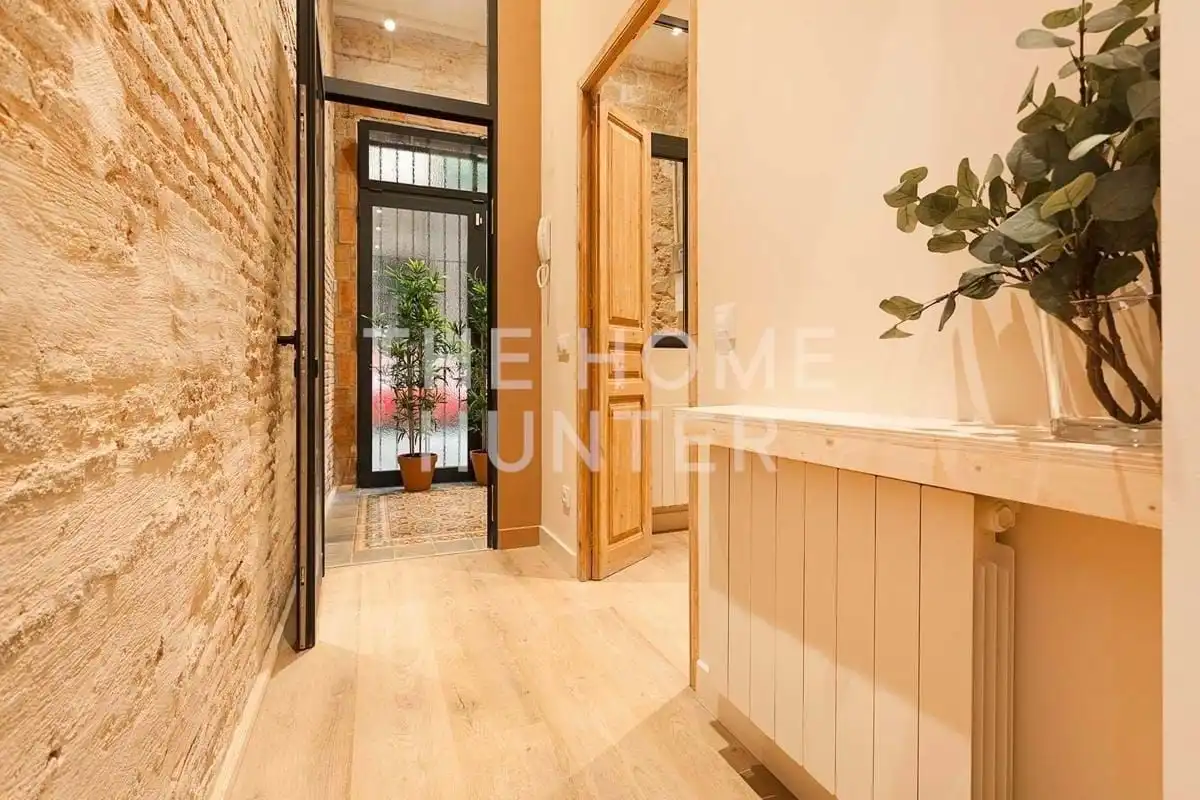 Wohnung zum Verkauf in Barcelona mit Heizung, Privatgarten und Terrasse
