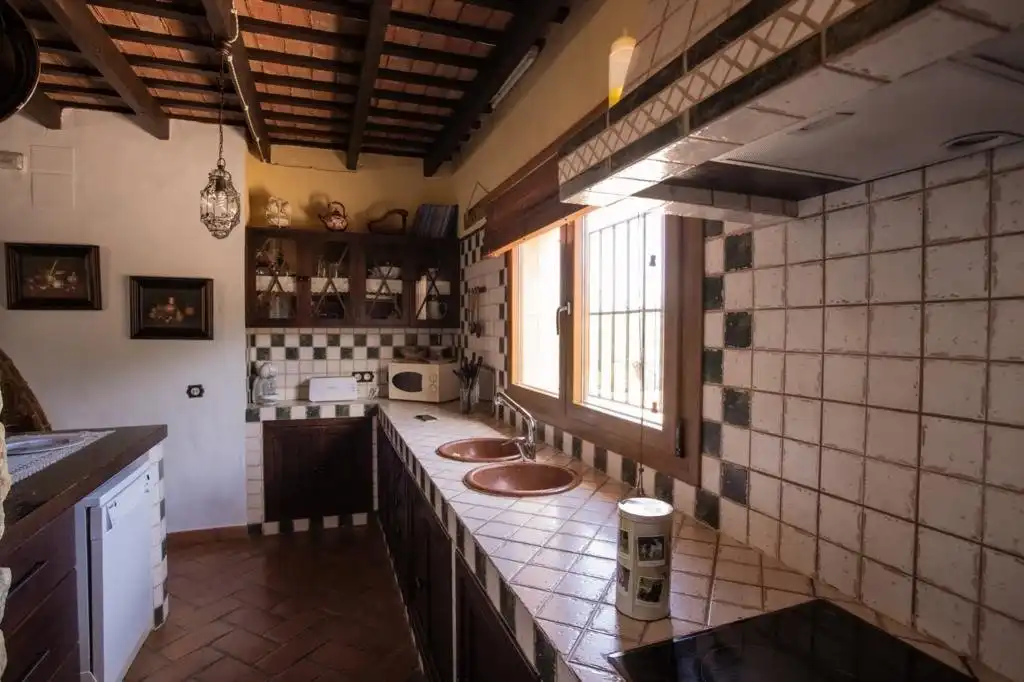 Cuina de Finca rústica en venda en Arcos de la Frontera amb Calefacció, Terrassa i Traster