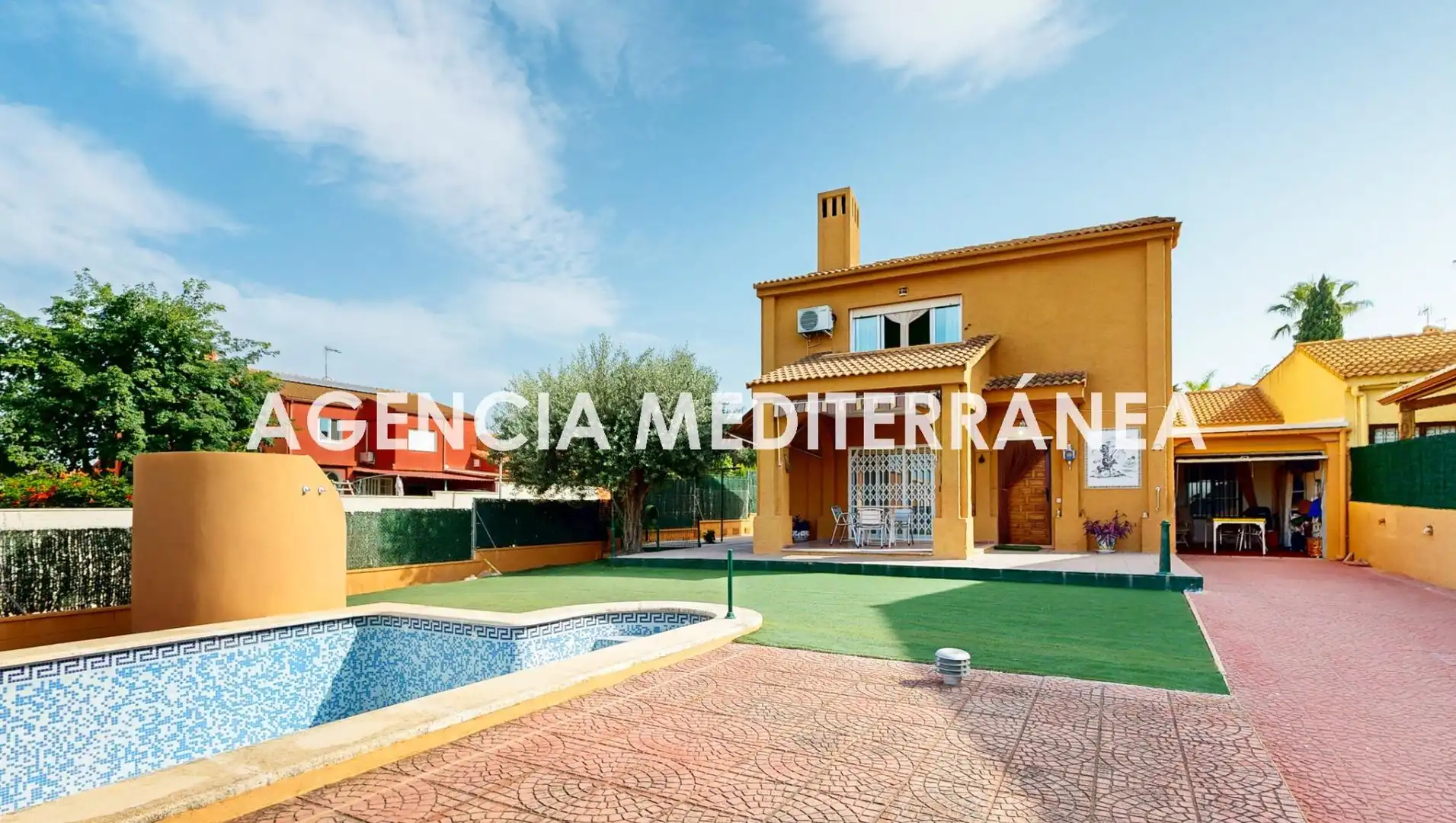 Xalet amb terrassa en venda a San Antonio de Benagéber