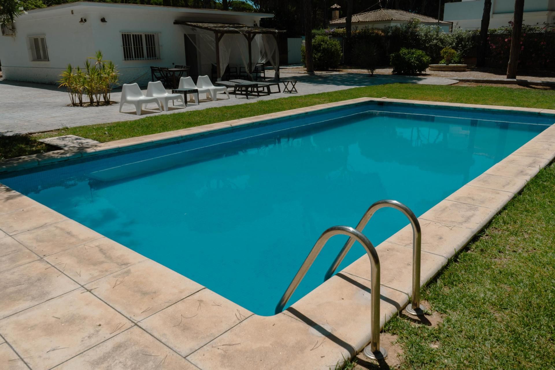 Swimming pool of Residential for sale in Chiclana de la Frontera