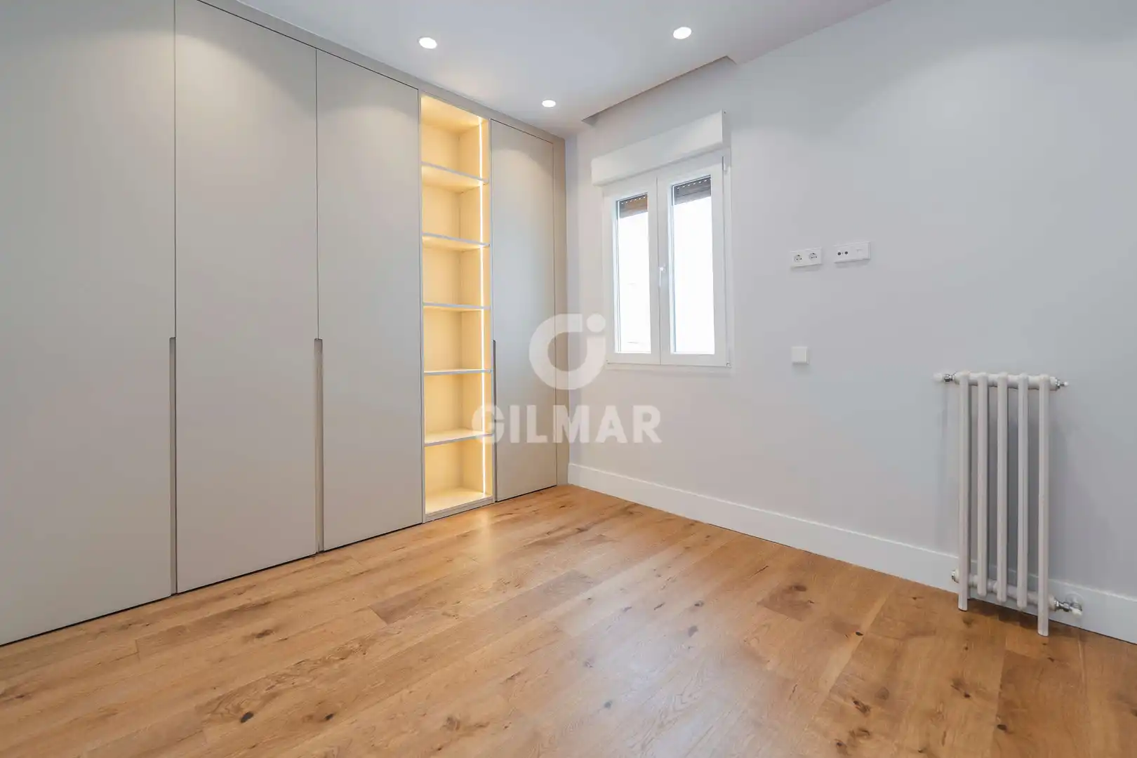Habitación de Piso en venta en Madrid con Calefacción y Trastero