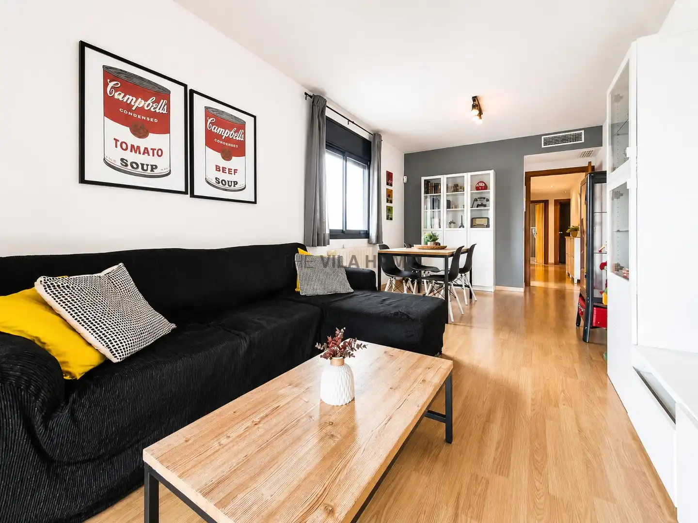 Sala de estar de Piso en venta en Vilanova i la Geltrú con Aire acondicionado, Calefacción y Piscina comunitaria