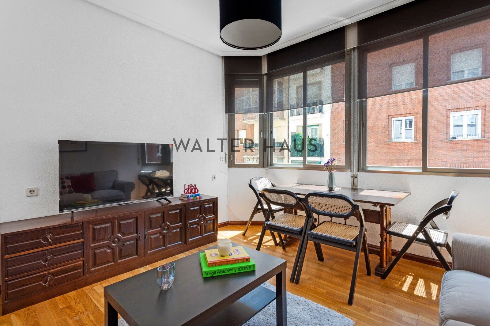 Living room of Flat for sale in  Madrid Capital  with Air Conditioner, Heating and Oven