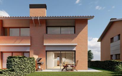 Exterior view of Single-family semi-detached for sale in Torelló  with Heating, Private garden and Parquet flooring