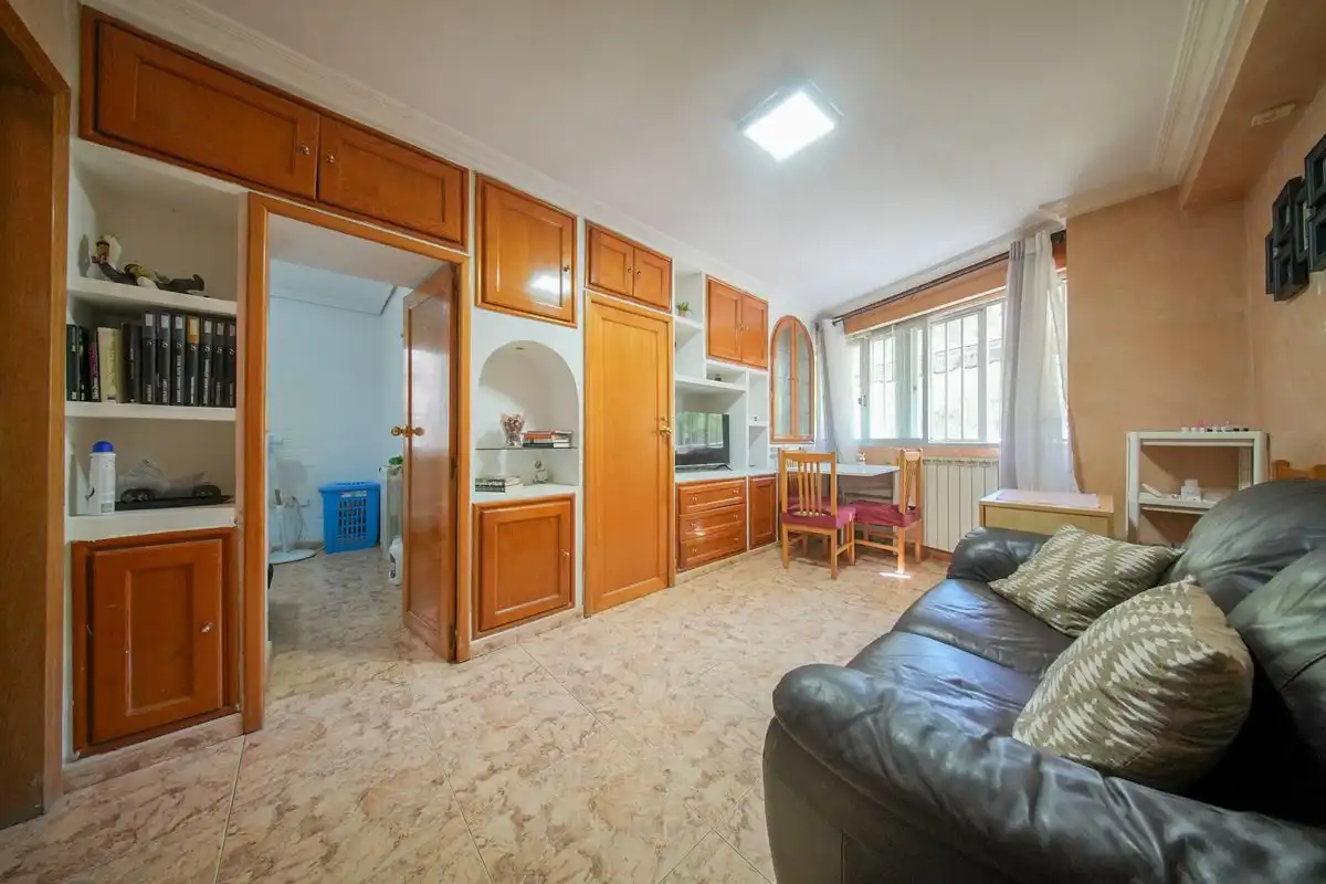 Habitación de Piso en venta en Madrid con Calefacción