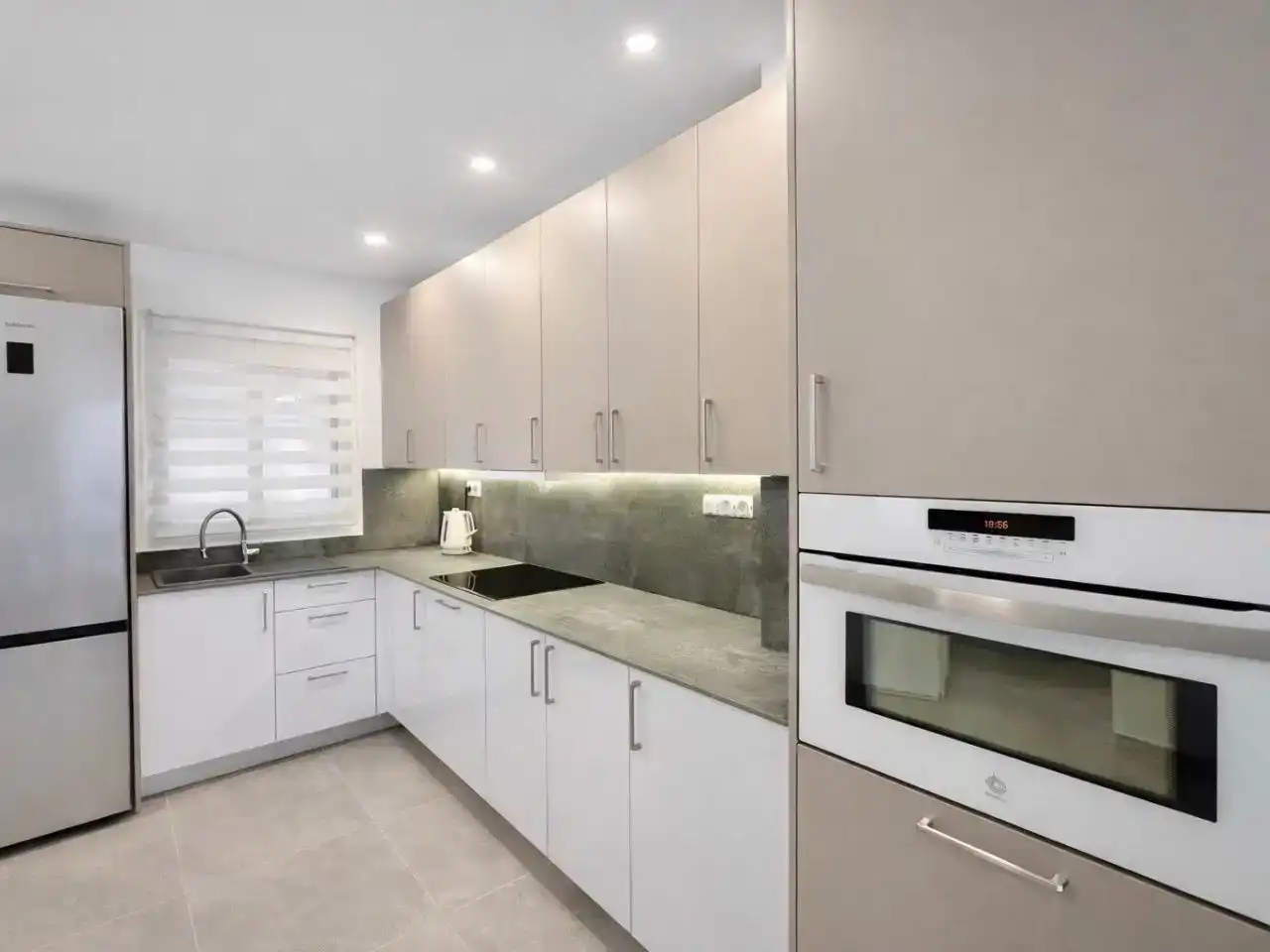Cuina de Apartament en venda en Arona amb Aire condicionat, Piscina i Balcó