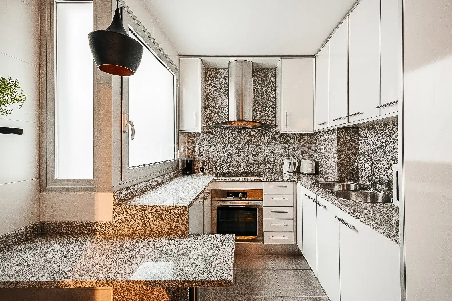 Küche von Wohnung zum Verkauf in Barcelona mit Heizung, Parkett und Möbliert