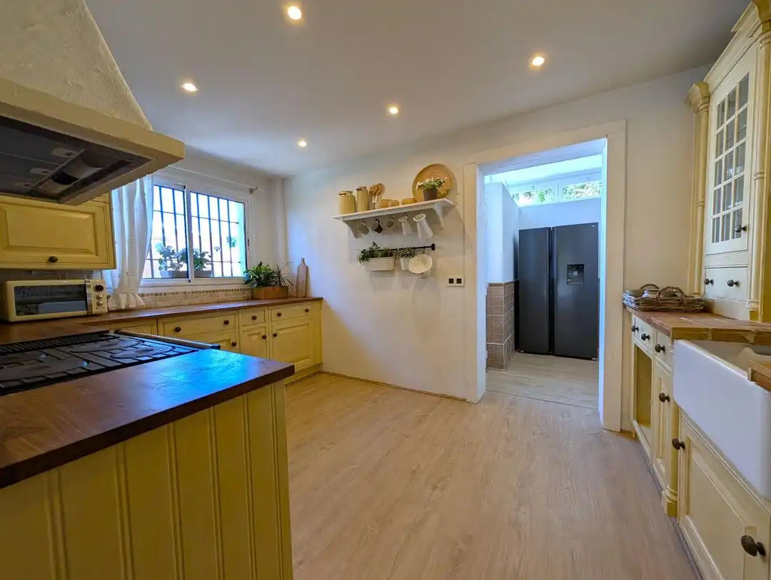 Cocina de Casa o chalet en venta en La Alcaidesa con Aire acondicionado, Calefacción y Jardín privado