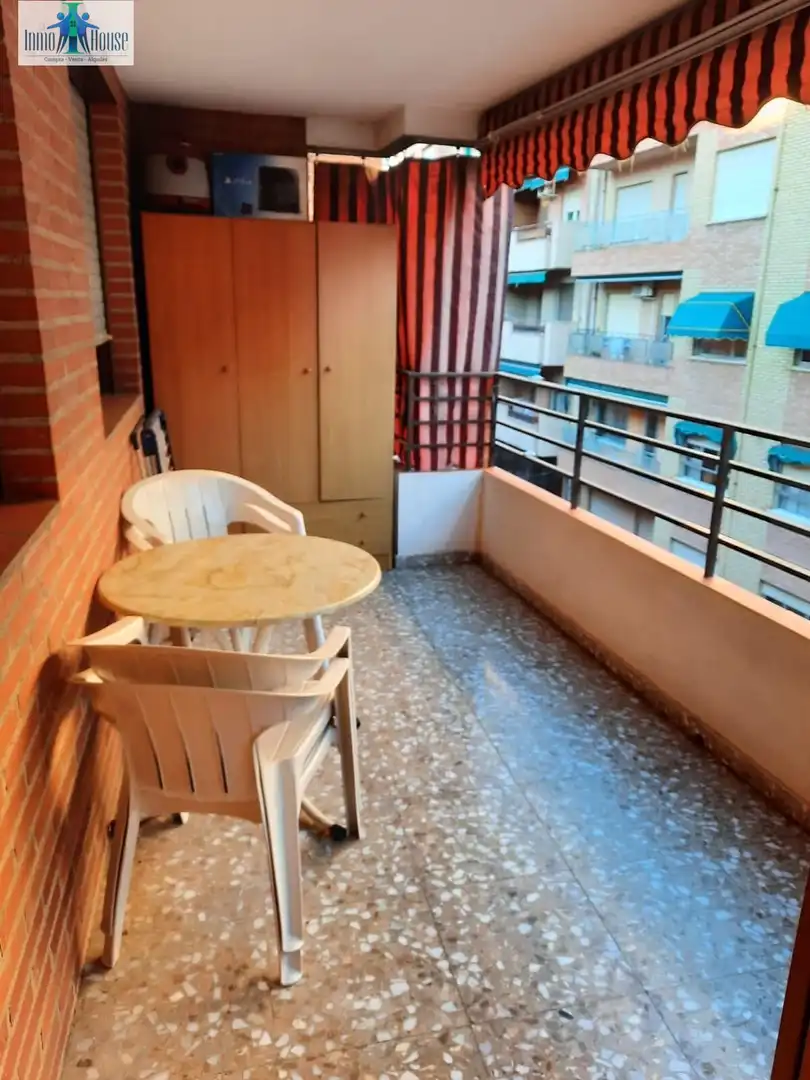 Piso con terraza en venta en Ensanche - Franciscanos