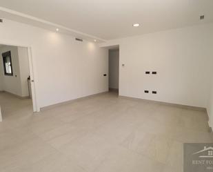 Flat to rent in Alhaurín El Grande  with Air Conditioner