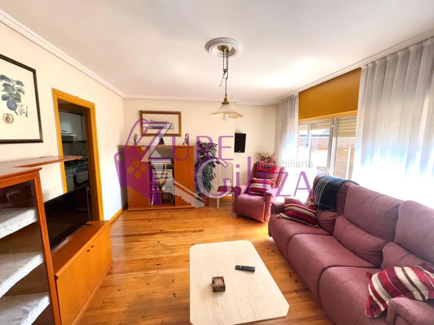 Living room of Flat for sale in Durango  with Heating, Storage room and Furnished