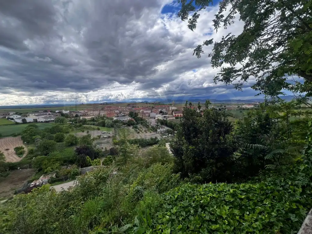 Vista exterior de Edificio en venta en Rodezno