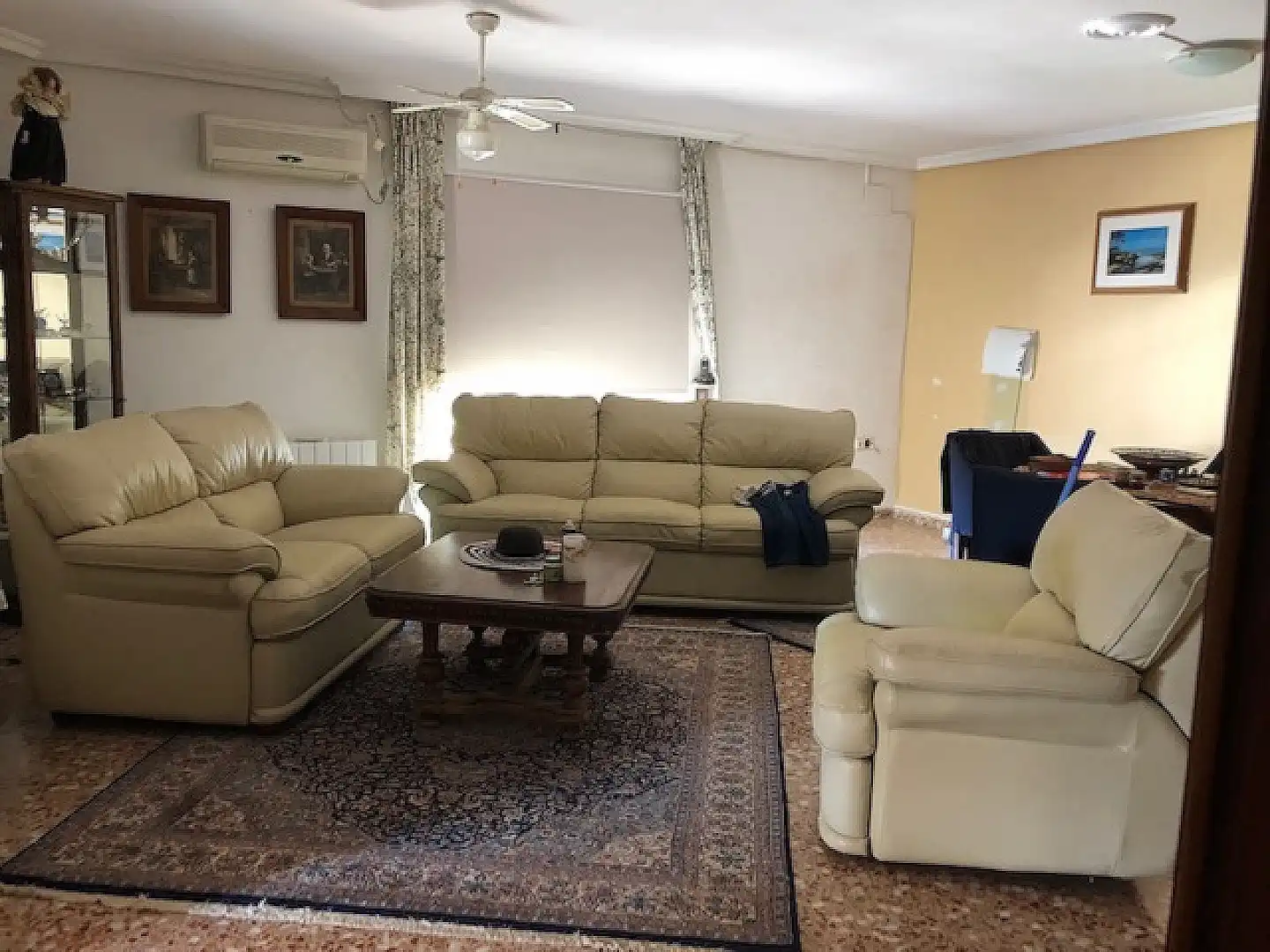 Living room of Commercial properties for sale in Alicante / Alacant  with Air Conditioner and Furnished