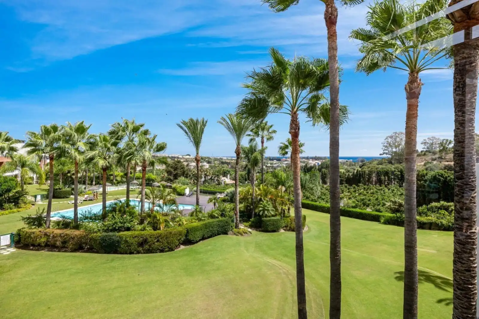 Jardí de Dúplex en venda en Estepona amb Aire condicionat, Terrassa i Traster